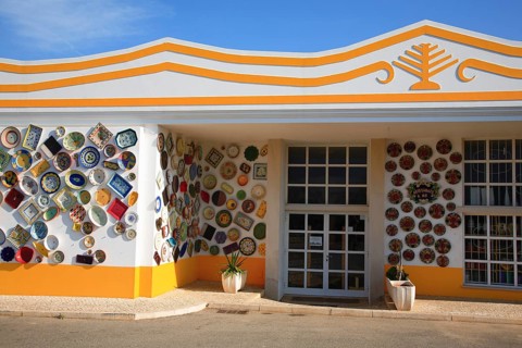 Ceramic trader, decoration facade, near Sagres, Algarve, Portugal, shop decoration of a ceramic