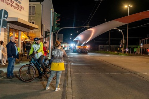 Transport of a 68 metre long, 22 tonne blade of a wind turbine, here in Schwelm, with a
