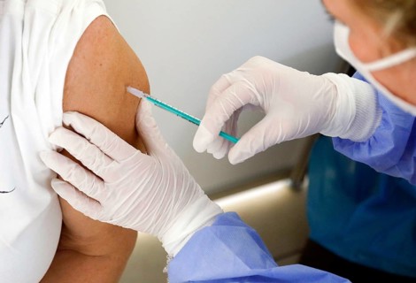 Vaccination with Covid19 Biontech Pfizer vaccine in a vaccination centre, Schönefeld, 15.02.2021