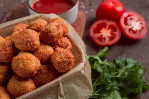 Chicken popcorn, deep fried, nuggets, close-up, rustic, no people