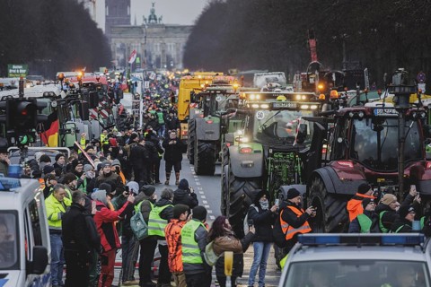 Road blockades, taken as part of the farmers' protests in Berlin, 15 January 2024. 10, 000