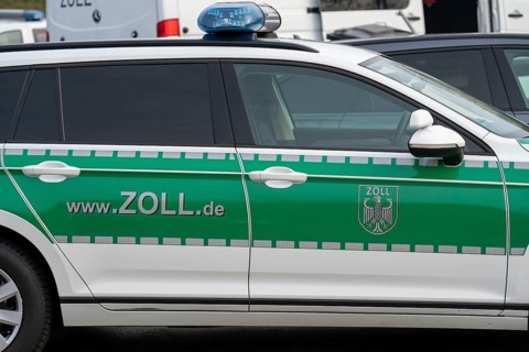 Joint inspection by customs and police, on the A3 motorway towards Cologne, at the Stindertal