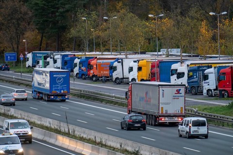 Rest area Ohligser Heide Ost, on the A3 motorway, direction Oberhausen, near Solingen, full truck