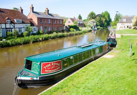 The Rose narrowboat moored on the Kennet and Avon canal, Hungerford. Berkshire, England, UK
