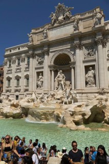 Palazzo Poli, also Palazzo Conti, Trevi Fountain, Fontana di Trevi, Rome, Italy, Europe