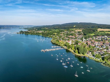Aerial view of the municipality of Gaienhofen on the south side of the Höri peninsula with the