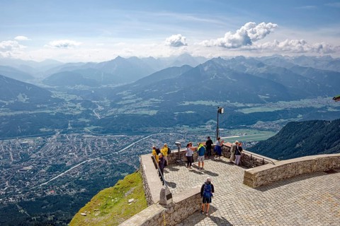 View, mountain station, cable car of the Hafelekarbahn of the Innsbrucker Nordkettenbahnen on the