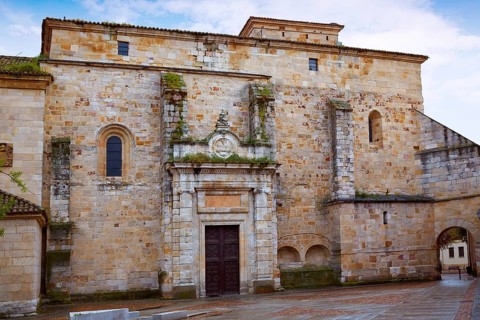 Zamora San Ildefonso church facade in Spain