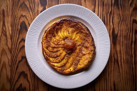 Apple tatin pie cake on puff pastry dessert