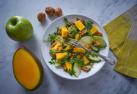 Arugula mango and apple salad healthy for heart