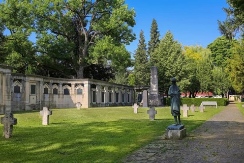 Unter den Linden cemetery, large memorial complex for the victims of the two world wars, bronze
