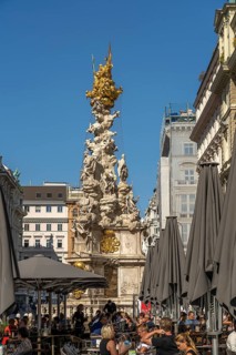 Cafe am Graben and the Vienna Plague Column, Vienna, Austria, Europe