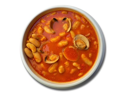 Fabes con almejas beans with clams recipe from Asturias in Spain