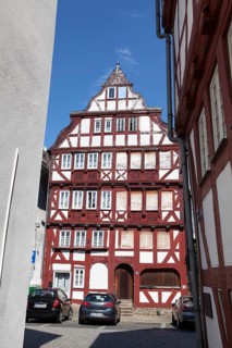 Restored and not yet restored houses, Kornmarkt grain market, historic old town of Herborn, Hesse,