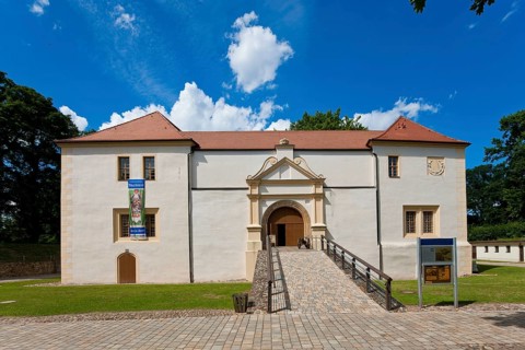 The Senftenberg Castle and Fortress Museum is housed in the Senftenberg Castle building