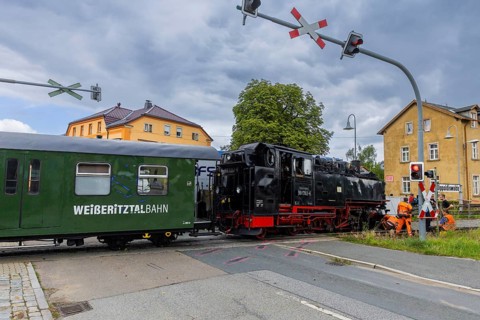 There was a serious accident between a train on the Weißeritz Valley Railway and a lorry from the
