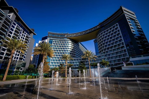 Fountain in front of Hotel NH Collection The Palm Jumeirah, Dubai, United Arab Emirates, VAR, Asia