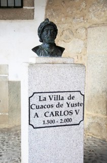 Memorial sculpture bust Holy Roman Emperor Carlos V, Cuacos de Yuste, La Vera, Extremadura, Spain,