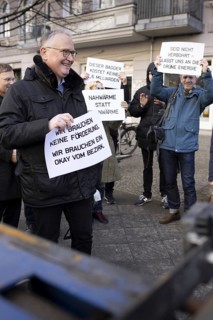 SPD parliamentary candidate Klaius Mindrup at a demonstration in Rykestraße against the decision of