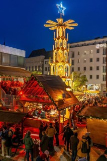 Christmas market at Roncalli Platz am Dom, in the city centre of Cologne, Sunday shopping in