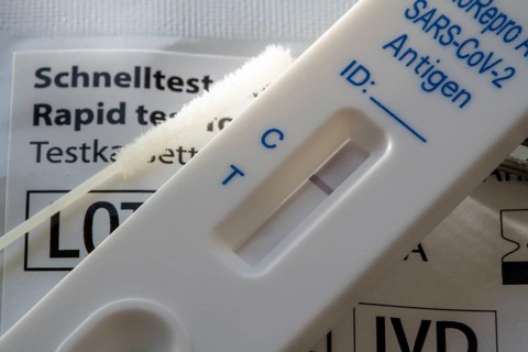 Negative corona antigen rapid test, lay test, self-test, for the detection of SARS-CoV-2 infection,
