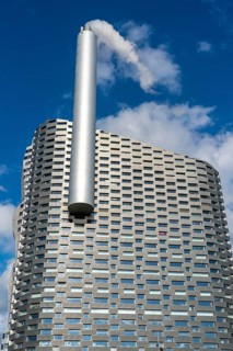 CopenHill, waste incineration plant and artificial ski slope, façade, 90 metres high and 400 metre