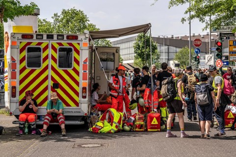 Sanitätskollektiv Berlin, independent paramedics, demonstration against the AFD party conference in