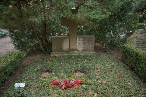 Corina and Nicolaus Sombart, grave, Waldfriedhof Dahlem, Hüttenweg, Steglitz-Zehlendorf, Berlin,