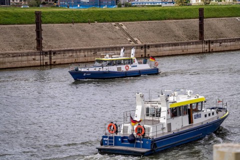 Boats of the North Rhine-Westphalia Water Police, in Duisburg-Ruhrort harbour, Vinckekanal, WSP8,