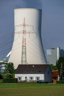 Cooling tower of the Duisburg Walsum coal-fired power station, unit 10, electricity pylon,