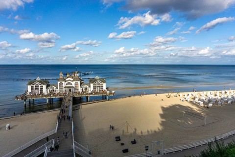 The Sellin pier, 394 metres long, with restaurant, jetty, beach chairs, island of Rügen,