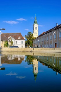 Wooden square with parish church, Langenlois, Waldviertel, Lower Austria, Austria, Europe
