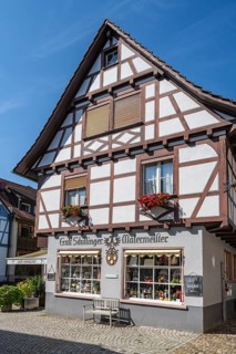 Altstadtgasse, Engelgasse with the old workshop, gift shop, historic half-timbered building and