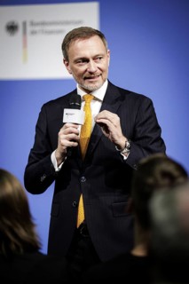 Citizens' dialogue tour of the Federal Ministry of Finance NOW In dialogue with Christian Lindner,