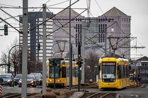 Ruhrbahn tram, on Altendorfer Straße, in the background, left, the town hall of Essen,