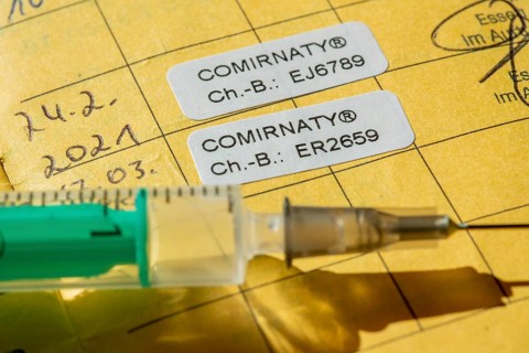 Vaccination booklet, proof of double vaccination with the Corona vaccine from BioNTEch/Pfizer,