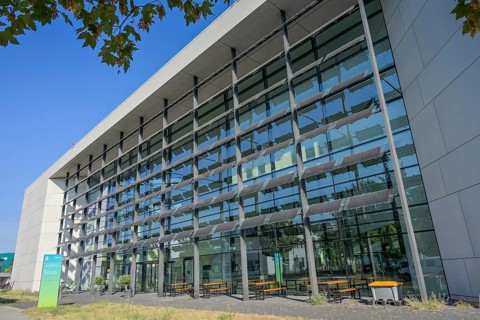 Centre for Photovoltaics and Renewable Energies ZPV, Johann-Hittorf-Straße, Adlershof,