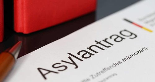 Symbolic image: Asylum application form in Germany