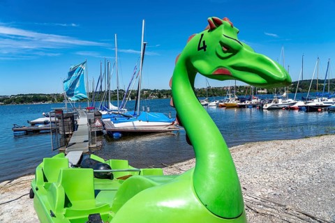 Lake Möhne, dam in the northern Sauerland, sailing boats, marina on the southern shore, kite pedal