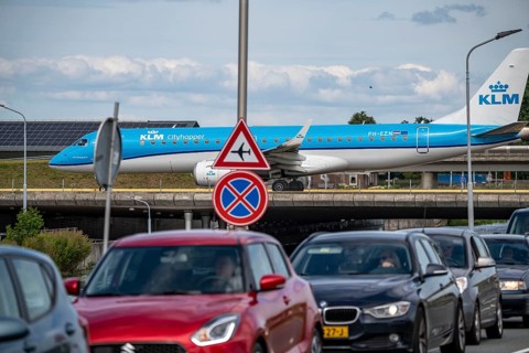 Amsterdam Schiphol Airport, KLM Cityhopper Jet Jet, on the taxiway, to the Polderbaan runway,