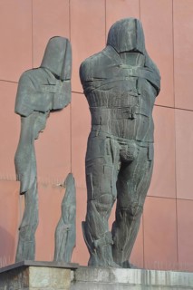Sculpture Man from the Castrum by Eberhard Linke 1985, male figure, modern art, bronze, historic