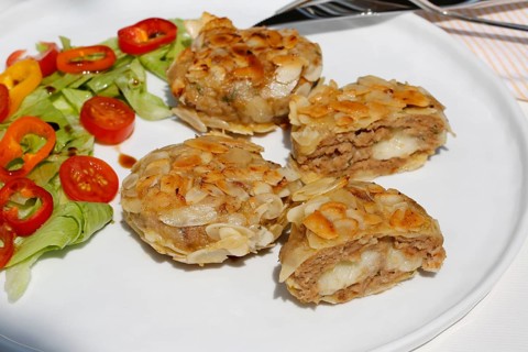 Swabian cuisine, meatballs wrapped in almonds, mixed minced meat, meatballs filled with cheese,