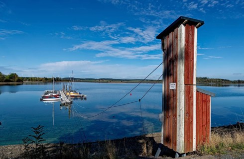 Floating jetty with cable ferry on the reservoir at the Förmitz dam. Schwarzenbach an der Saale,