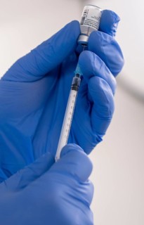 Start in the vaccination centre for corona vaccinations, in a hall of Messe Essen, for people over