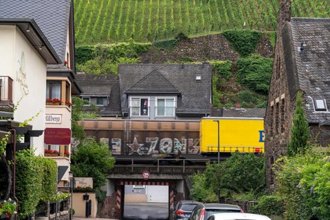 Upper Middle Rhine Valley, railway line on the right bank of the Rhine, goods train line, up to 400