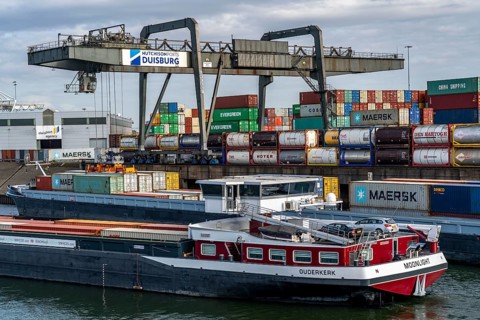 Port of Duisburg Ruhrort, Container freighter being loaded and unloaded at DeCeTe, Duisburg