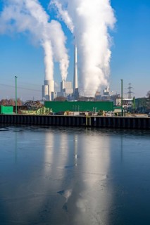 The STEAG combined heat and power plant in Herne-Baukau, hard coal-fired power plant, in front the
