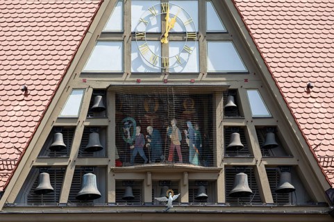Glockenspiel with running figures at the Bürgerspital, inaugurated in 1956, Würzburg, Lower