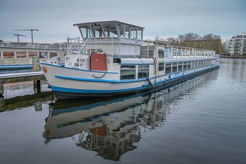 Jetty, boats, winter rest, star and circle, Treptower Park, Treptow, Treptow-Köpenick, Berlin,