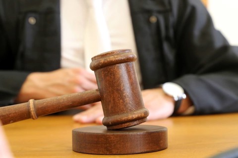 Close-up of a judge's gavel as a symbolic image for a court judgement